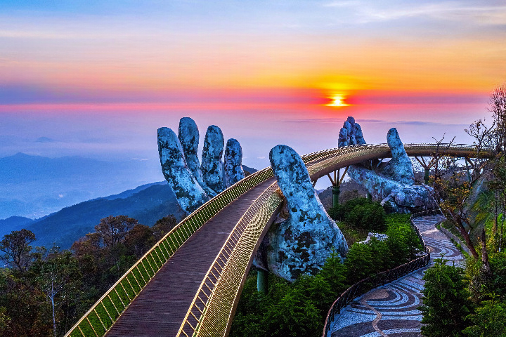 Vietnamâ€™s Artistic Heritage: From Ancient Architecture to Modern Paintings